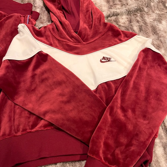 Nike velour suit - Picture 2 of 7